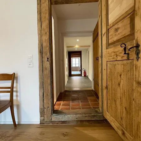 A Knight's Splendid Buren an der Aare