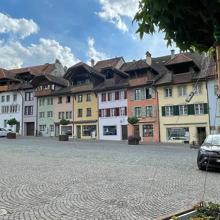 A Knight's Splendid Διαμέρισμα *